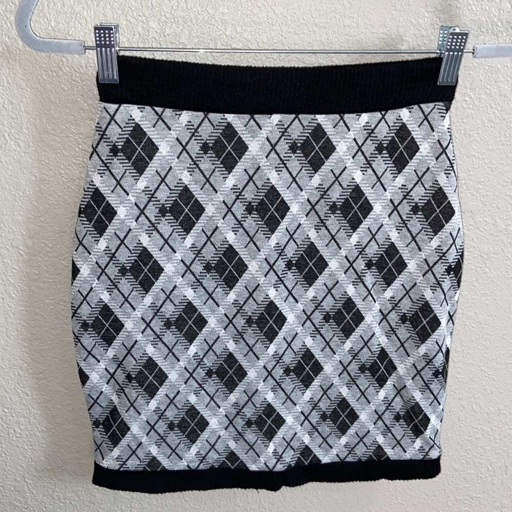 Plaid Top & Mini Skirt Matching Set - Picture 10 of 10